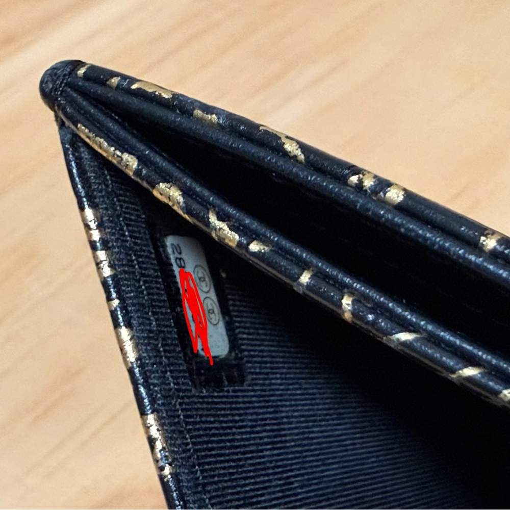 Rare CHANEL 19A Egypt Collection 2.55 Clutch Gold Graffiti With Insert - Picture 11 of 11